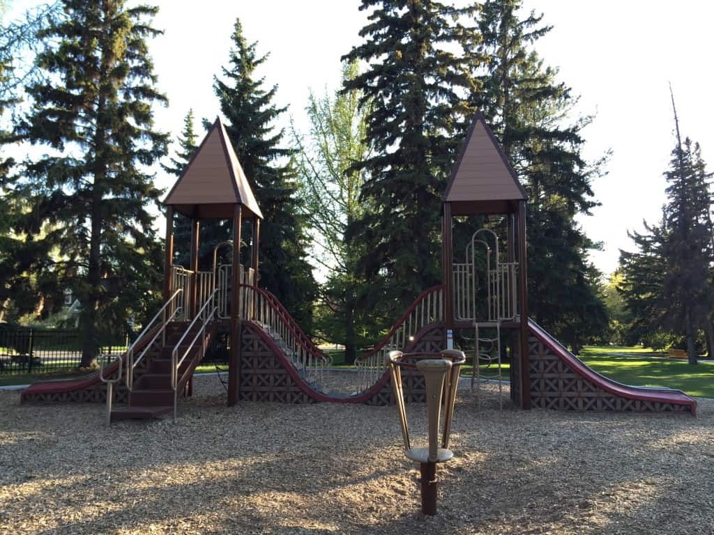 Edmonton Playground Review: Borden Park #yeg