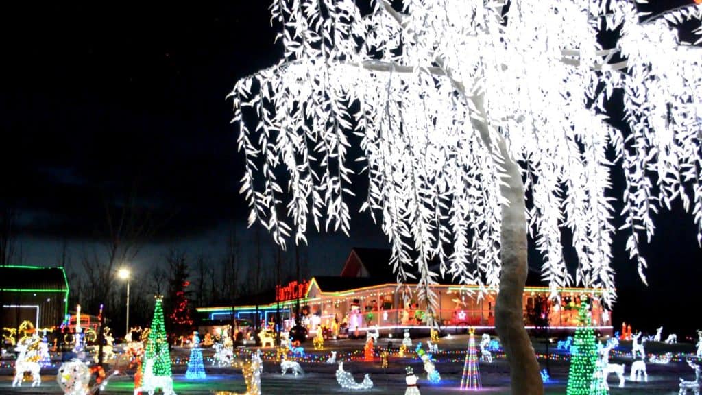 15 Holiday Light Displays You’ve Got to See in Edmonton and Area | 2017